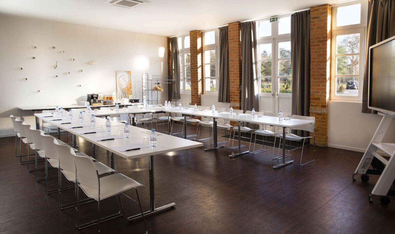 Country Club Otel Yvré-lʼÉvêque İş olanakları fotoğraf